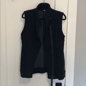 Lululemon vest (long)